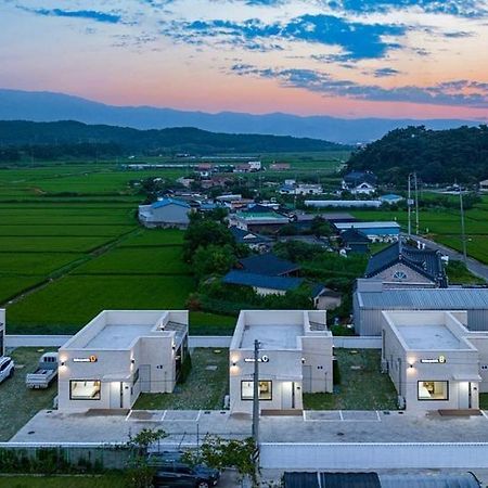 Gyeongju Hathor Pool Villa ภายนอก รูปภาพ